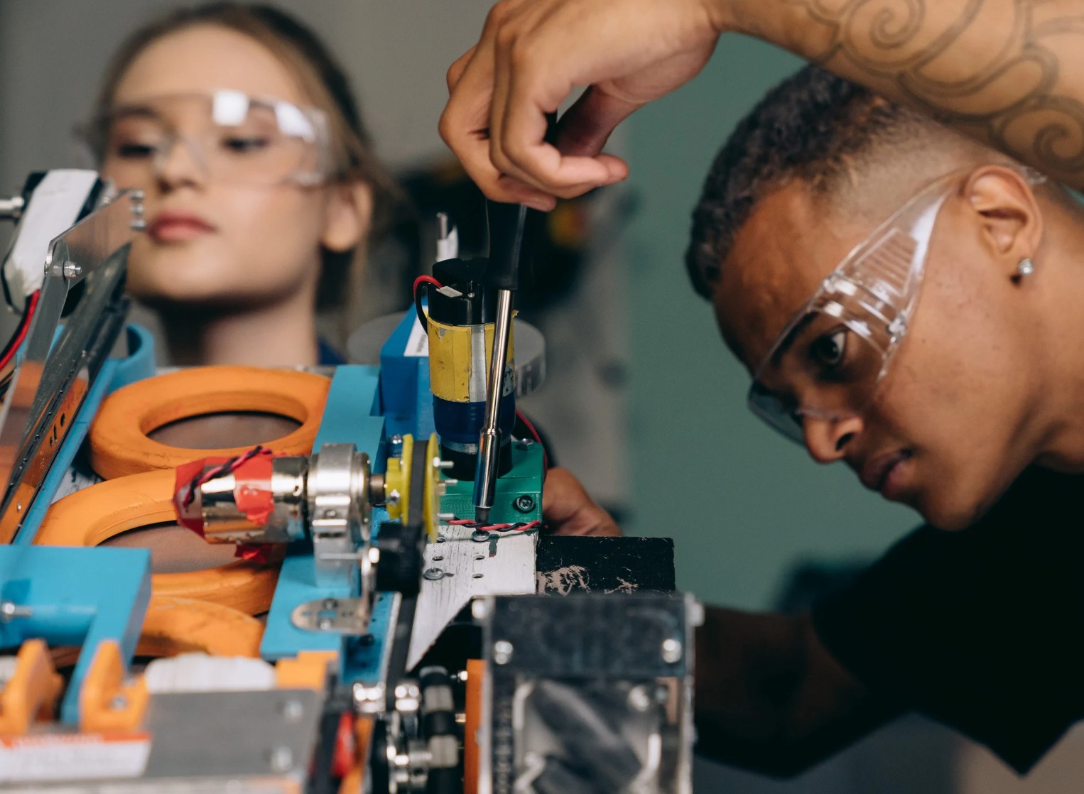 Eğitimde Teknolojiyi Tehdit Değil Destek Olarak Konumlandırmak