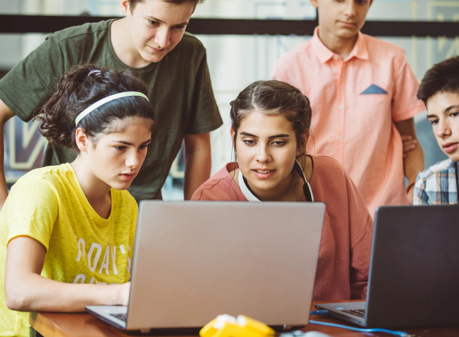 IoT ve Bilgi Teknolojileri ile Süreç Geliştirme ve İnovasyon